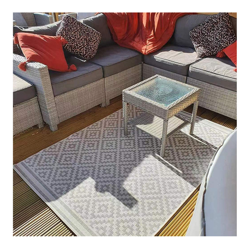 Anti-UV PP Outdoor Area Rug Flat Rug To Liven Up Backyard And Garden